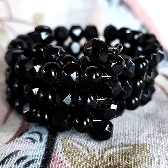 Jet Black Glass 3 Rows Triple Strand Memory Wire Smaller Vintage Ebony  Bracelet - Picture 2 of 10